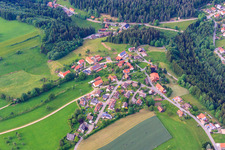 Vue aérienne de Lerchenstr à le quartier Naislach in Oberreichenbach dans le département Bade-Wurtemberg, Allemagne
