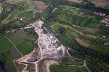 Vue aérienne de Travaux de gravier SWB à le quartier Haslach in Herrenberg dans le département Bade-Wurtemberg, Allemagne