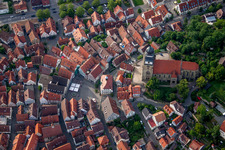 Vue aérienne de Collégiale protestante sur la place du marché à Herrenberg dans le département Bade-Wurtemberg, Allemagne