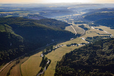 Vue aérienne de Vallée du Blau vue de l'ouest à le quartier Arnegg in Blaustein dans le département Bade-Wurtemberg, Allemagne