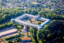 Vue aérienne de Complexe du château de Veste Wilhelmsburg (Œuvre XII) à le quartier Mitte in Ulm dans le département Bade-Wurtemberg, Allemagne