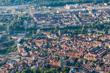 Vue aérienne de Vieille ville Est à le quartier Mitte in Ulm dans le département Bade-Wurtemberg, Allemagne