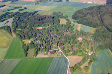 Vue aérienne de Sentier d'altitude de Waldsiedlugn à Berghülen dans le département Bade-Wurtemberg, Allemagne
