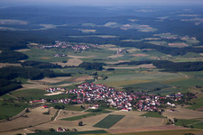 Vue aérienne de Weilersteusslingen à le quartier Weilersteußlingen in Allmendingen dans le département Bade-Wurtemberg, Allemagne
