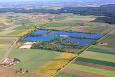 Vue aérienne de Camping au lac Rottenacker au lac de baignade Heppenäcker à Rottenacker dans le département Bade-Wurtemberg, Allemagne