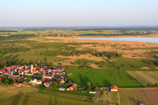 Photographie aérienne de Vue du village de Federsee à Alleshausen dans le département Bade-Wurtemberg, Allemagne