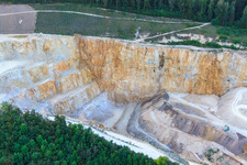 Vue aérienne de SWK Gravel Works Kirchen à la Pierre Jaune 2 à le quartier Kirchen in Ehingen dans le département Bade-Wurtemberg, Allemagne