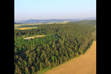 Vue aérienne de Décharge de Roter Hau dans la forêt à le quartier Schlechtenfeld in Ehingen dans le département Bade-Wurtemberg, Allemagne