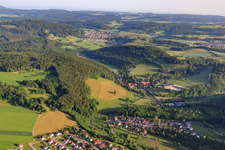 Vue aérienne de Schlmenbühl à le quartier Marbach an der Lauter in Gomadingen dans le département Bade-Wurtemberg, Allemagne