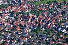 Vue aérienne de Vue des rues et des maisons dans les quartiers résidentiels à le quartier Entringen in Ammerbuch dans le département Bade-Wurtemberg, Allemagne