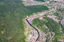 Vue aérienne de Boucle de l'Enz à Neuenbürg dans le département Bade-Wurtemberg, Allemagne