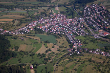 Quartier Gräfenhausen in Birkenfeld dans le département Bade-Wurtemberg, Allemagne du point de vue du drone