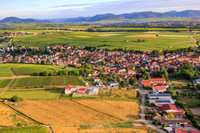 Zone commerciale à Gerlachsgärten à Insheim dans le département Rhénanie-Palatinat, Allemagne d'en haut