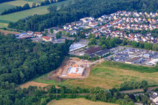 Nouveau bâtiment Edeka à Kandel dans le département Rhénanie-Palatinat, Allemagne du point de vue du drone