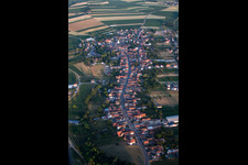 Vue oblique de Niederlauterbach dans le département Bas Rhin, France