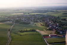 Vue d'oiseau de Eberbach-Seltz dans le département Bas Rhin, France