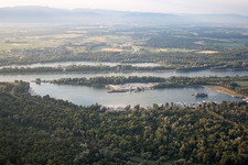 Vue aérienne de Port nautique à Offendorf dans le département Bas Rhin, France