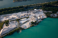 Vue aérienne de Écluse du Rhin de Greffern à Gambsheim dans le département Bas Rhin, France