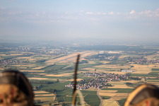 Vue aérienne de Schutterzell, aéroport de Lahr à le quartier Schuttern in Friesenheim dans le département Bade-Wurtemberg, Allemagne