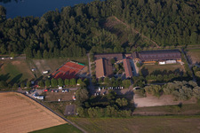Vue aérienne de Centre équestre - école d'équitation - écurie du club équestre Lahr eV dans le district de Kippenheimweiler/Forêt-Noire à le quartier Langenwinkel in Lahr dans le département Bade-Wurtemberg, Allemagne