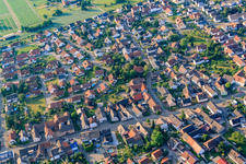 Vue aérienne de Rue principale x rue du château à le quartier Orschweier in Mahlberg dans le département Bade-Wurtemberg, Allemagne