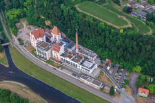 Vue aérienne de Römerbräu Riegel - Brasserie et galerie d'art Messmer à Riegel am Kaiserstuhl dans le département Bade-Wurtemberg, Allemagne