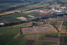 Vue aérienne de Site du poste de conversion de tension et d'alimentation électrique d'ENBW à Eichstetten am Kaiserstuhl dans le département Bade-Wurtemberg, Allemagne