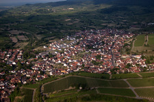 Eichstetten am Kaiserstuhl dans le département Bade-Wurtemberg, Allemagne hors des airs