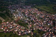 Enregistrement par drone de Eichstetten am Kaiserstuhl dans le département Bade-Wurtemberg, Allemagne