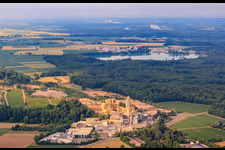 Vue aérienne de Carrière Merdingen de Saint-Gobain Weber GmbH à Merdingen dans le département Bade-Wurtemberg, Allemagne
