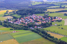 Vue aérienne de Hartmannshain dans le département Hesse, Allemagne