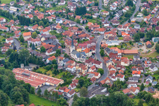 Vue aérienne de Vue sur la ville depuis le centre-ville (Wasserkuppe) à Poppenhausen dans le département Hesse, Allemagne