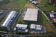 Vue aérienne de Entrepôts et bâtiments d'expédition de VTL Vernetzte-Transport-Logistik GmbH à le quartier Malkes in Fulda dans le département Hesse, Allemagne