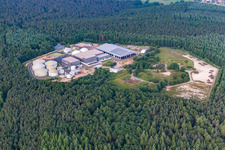 Vue aérienne de Locaux de l'usine du producteur chimique Biothan GmbH à le quartier Kleinlüder in Großenlüder dans le département Hesse, Allemagne