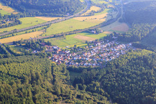 Vue aérienne de Neuwirtheim dans le département Hesse, Allemagne