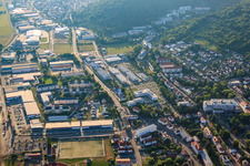 Vue aérienne de Ancienne caserne américaine sur Franklin Street avec centre commercial Coleman Center et caserne de pompiers volontaires Gelnhausen - Mitte à Gelnhausen dans le département Hesse, Allemagne