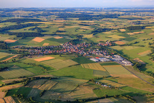 Vue aérienne de Kefenrod dans le département Hesse, Allemagne