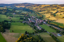 Vue aérienne de De l'ouest à le quartier Kaulstoß in Schotten dans le département Hesse, Allemagne