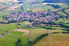 Vue aérienne de Du nord-est à le quartier Bermuthshain in Grebenhain dans le département Hesse, Allemagne