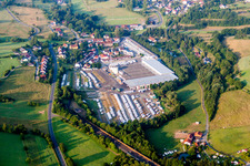 Vue aérienne de Site de l'usine de construction de camping-cars, caravanes et véhicules de Knaus Tabbert à le quartier Mottgers in Sinntal dans le département Hesse, Allemagne