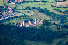 Vue aérienne de Ruines du château Schwarzenfels à le quartier Schwarzenfels in Sinntal dans le département Hesse, Allemagne