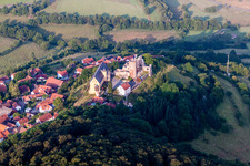 Vue aérienne de Complexe du château de la forteresse Schwarzenfels en Schwarzenfels à le quartier Schwarzenfels in Sinntal dans le département Hesse, Allemagne