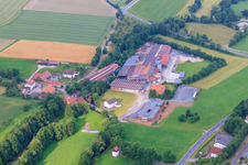 Vue aérienne de Menuiserie Baumgarten GmbH à le quartier Weyhers in Ebersburg dans le département Hesse, Allemagne