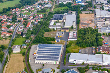 Vue aérienne de Zone industrielle avec marchand de glaces à le quartier Welkers in Eichenzell dans le département Hesse, Allemagne