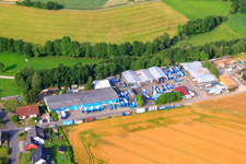 Vue aérienne de Les locaux de l'usine Zelte-Walter GmbH à le quartier Hattenhof in Neuhof dans le département Hesse, Allemagne