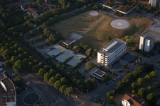 Quartier Oggersheim in Ludwigshafen am Rhein dans le département Rhénanie-Palatinat, Allemagne du point de vue du drone