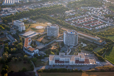 Terrain hospitalier de la BG Klinik Ludwigshafen à le quartier Oggersheim in Ludwigshafen am Rhein dans le département Rhénanie-Palatinat, Allemagne d'un drone