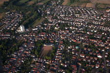 Quartier Iggelheim in Böhl-Iggelheim dans le département Rhénanie-Palatinat, Allemagne depuis l'avion