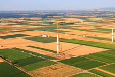 Chantiers de construction de parcs éoliens à le quartier Offenbach in Offenbach an der Queich dans le département Rhénanie-Palatinat, Allemagne vue du ciel