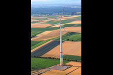 Photographie aérienne de Chantiers de construction de parcs éoliens à le quartier Offenbach in Offenbach an der Queich dans le département Rhénanie-Palatinat, Allemagne